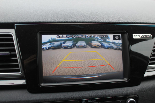 Kia e-Niro ExecutiveLine 64 kWh / SoH 91% / Warmtepomp / Trekhaak / Camera / Leder / Keyless / Stoelventilatie / Navigatie / Dodehoek / DAB / Cruise Control