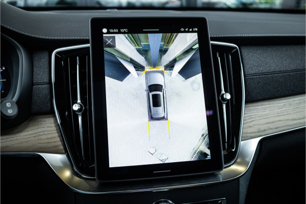 Volvo XC90 2.0 T8 Plug-in hybrid AWD Ultra Dark - Panorama | Luchtvering | H&K | Memory | 360 Camera