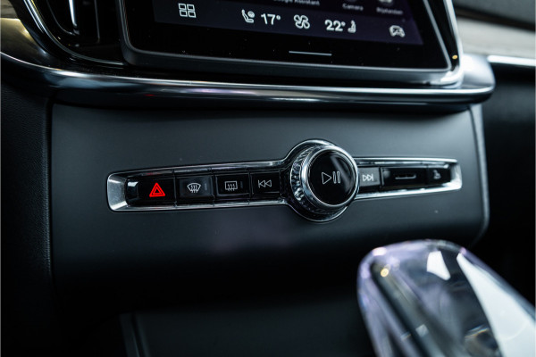 Volvo XC90 2.0 T8 Plug-in hybrid AWD Ultra Dark - Panorama | Luchtvering | H&K | Memory | 360 Camera