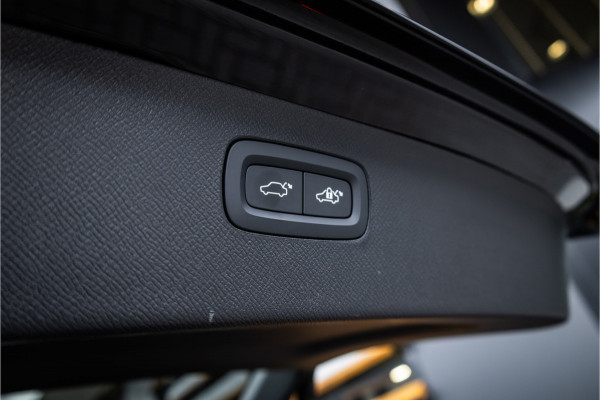 Volvo XC90 2.0 T8 Plug-in hybrid AWD Ultra Dark - Panorama | Luchtvering | H&K | Memory | 360 Camera