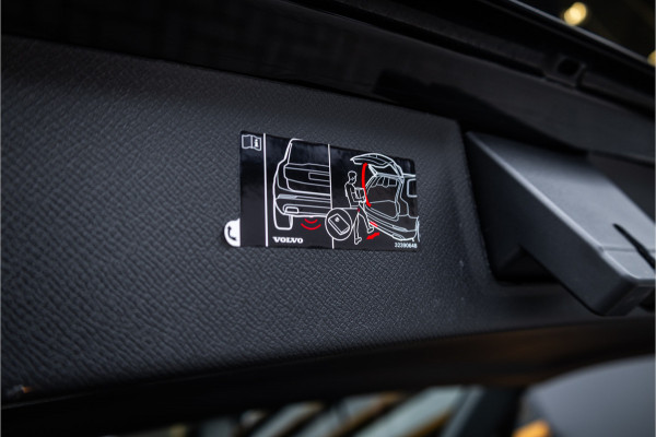 Volvo XC90 2.0 T8 Plug-in hybrid AWD Ultra Dark - Panorama | Luchtvering | H&K | Memory | 360 Camera