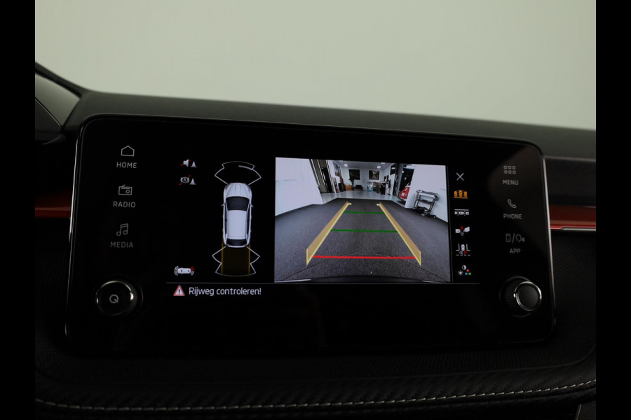 Škoda Fabia 1.0 TSI Monte Carlo 95 pk | Verlengde garantie | Navigatie via App | Parkeersensoren | Achteruitrijcamera | Stoelverwarming |