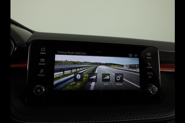 Škoda Fabia 1.0 TSI Monte Carlo 95 pk | Verlengde garantie | Navigatie via App | Parkeersensoren | Achteruitrijcamera | Stoelverwarming |