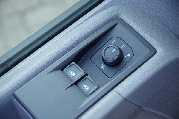 Volkswagen Crafter 35 2.0 TDI L3H2 177PK AUT. 2X ERGO ACTIVE GEVEERDE STOEL, LEDER, CAMERA, CRUISE, VOORRUIT VERWARMING, APPLE CARPLAY, ANDROID AUT