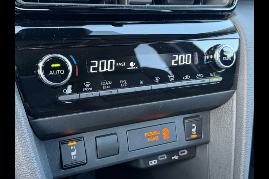 Toyota Yaris Cross 1.5 Hybrid 130 Executive / Bi tone | BSM | Head-up display | PDC V+A | Rijklaar!!