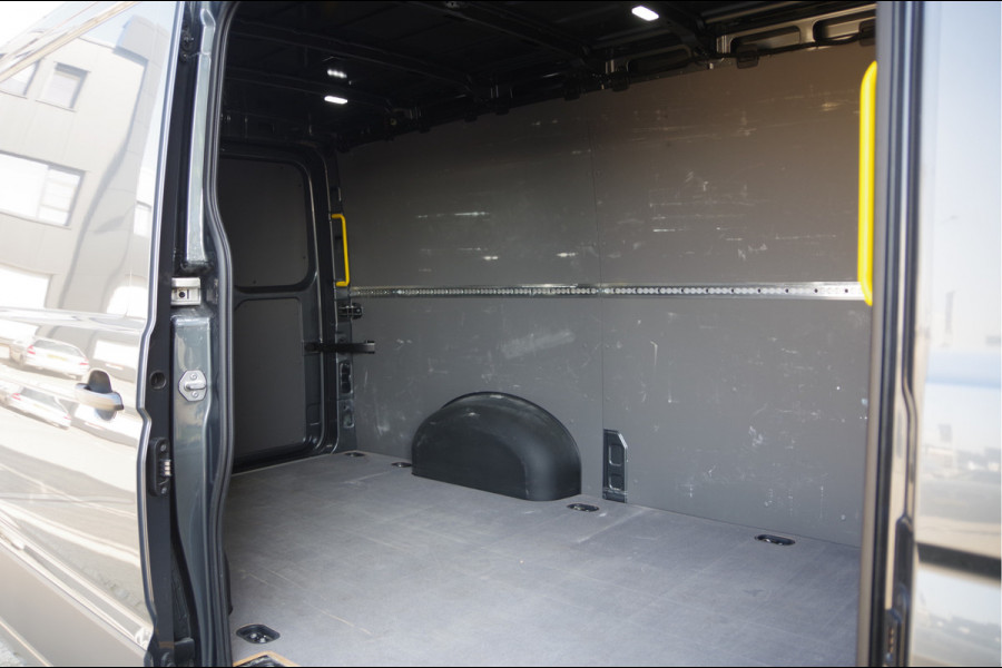 MAN TGE 3.180 35 2.0 L3H2 177PK AUT. LED, TREKHAAK, GEV. ERGO ACTIVE STOEL, STANDKACHEL, STOELVERWARMING, STUURVERWARMING, VOORRUIT VERW