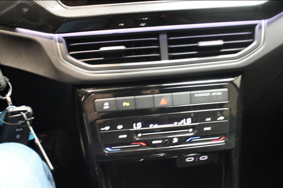 Volkswagen T-Cross 1.0 TSI R-Line Zeer nette auto Prijs is rijklaar