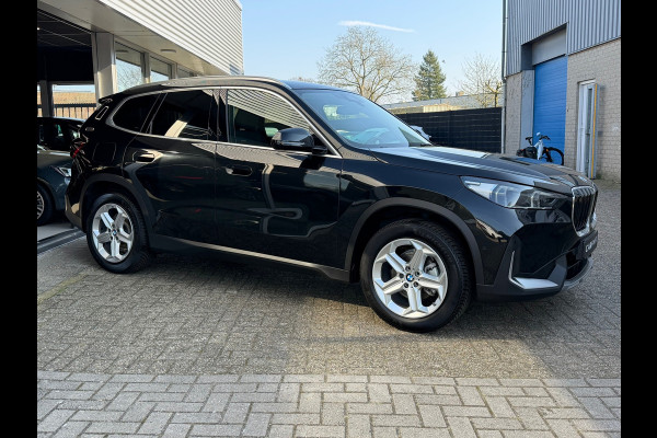 BMW X1 SDrive18i / Navi / Widescreen / Cruise / Climate / Camera / Side assist / Stoelmassage / 18".