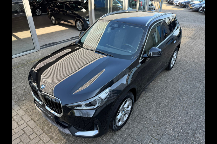 BMW X1 SDrive18i / Navi / Widescreen / Cruise / Climate / Camera / Side assist / Stoelmassage / 18".