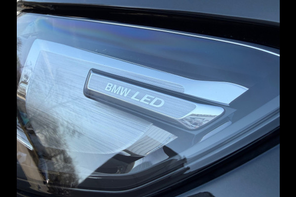 BMW X1 SDrive18i / Navi / Widescreen / Cruise / Climate / Camera / Side assist / Stoelmassage / 18".