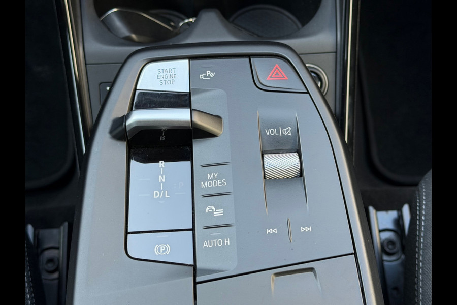 BMW X1 SDrive18i / Navi / Widescreen / Cruise / Climate / Camera / Side assist / Stoelmassage / 18".