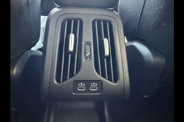 BMW X1 SDrive18i / Navi / Widescreen / Cruise / Climate / Camera / Side assist / Stoelmassage / 18".