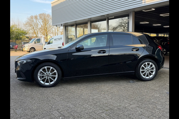 Mercedes-Benz A-Klasse 250 e Luxury 218 Pk / Navi / Cruise / Camera / Sfeerverlichting / Camera / 17".