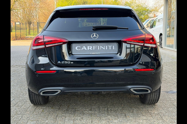 Mercedes-Benz A-Klasse 250 e Luxury 218 Pk / Navi / Cruise / Camera / Sfeerverlichting / Camera / 17".