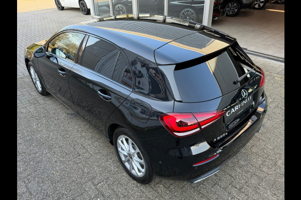 Mercedes-Benz A-Klasse 250 e Luxury 218 Pk / Navi / Cruise / Camera / Sfeerverlichting / Camera / 17".