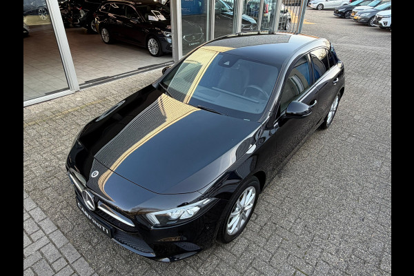Mercedes-Benz A-Klasse 250 e Luxury 218 Pk / Navi / Cruise / Camera / Sfeerverlichting / Camera / 17".