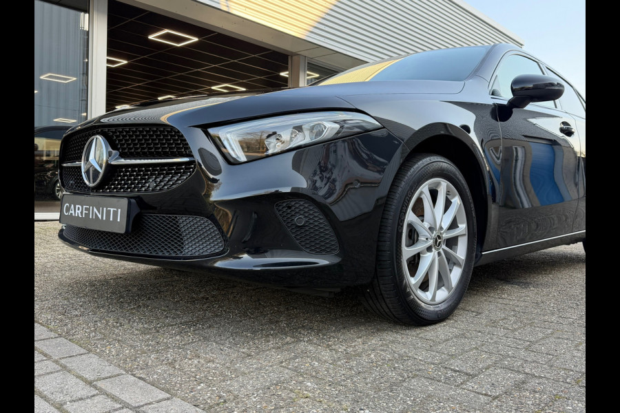 Mercedes-Benz A-Klasse 250 e Luxury 218 Pk / Navi / Cruise / Camera / Sfeerverlichting / Camera / 17".