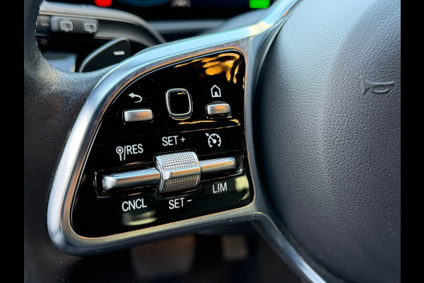 Mercedes-Benz A-Klasse 250 e Luxury 218 Pk / Navi / Cruise / Camera / Sfeerverlichting / Camera / 17".