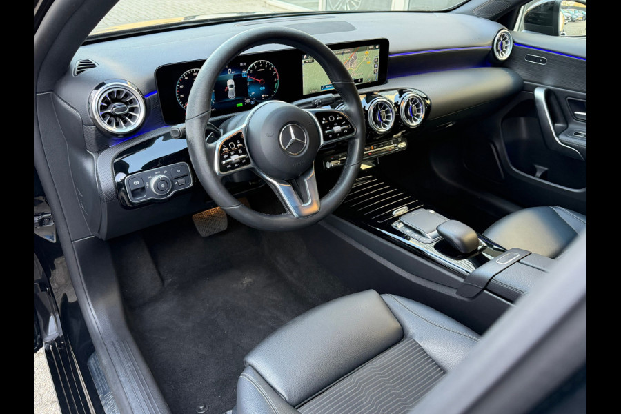 Mercedes-Benz A-Klasse 250 e Luxury 218 Pk / Navi / Cruise / Camera / Sfeerverlichting / Camera / 17".