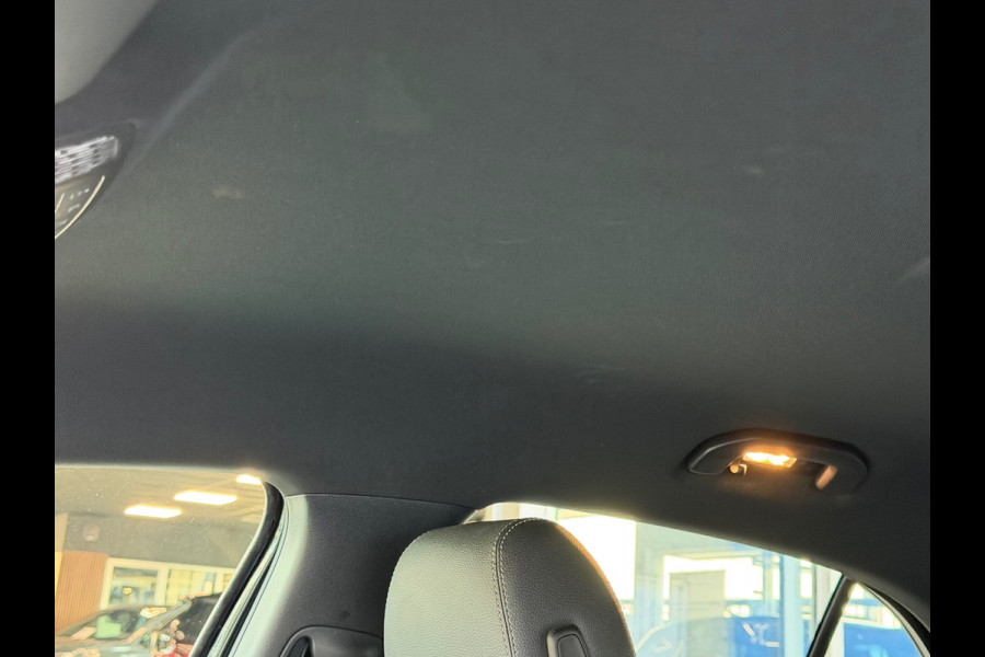 Mercedes-Benz A-Klasse 250 e Luxury 218 Pk / Navi / Cruise / Camera / Sfeerverlichting / Camera / 17".