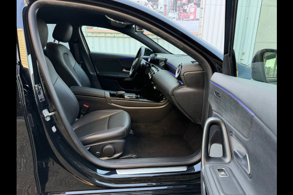 Mercedes-Benz A-Klasse 250 e Luxury 218 Pk / Navi / Cruise / Camera / Sfeerverlichting / Camera / 17".