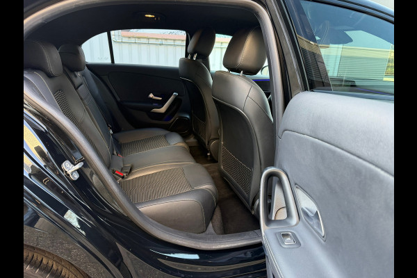 Mercedes-Benz A-Klasse 250 e Luxury 218 Pk / Navi / Cruise / Camera / Sfeerverlichting / Camera / 17".
