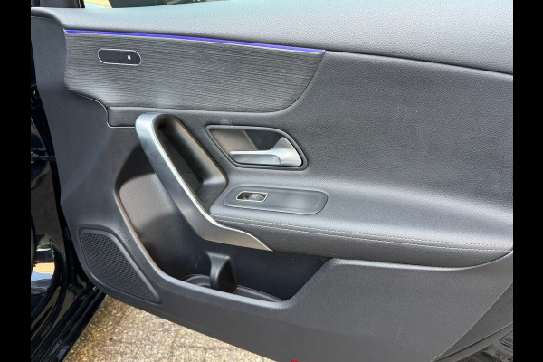 Mercedes-Benz A-Klasse 250 e Luxury 218 Pk / Navi / Cruise / Camera / Sfeerverlichting / Camera / 17".