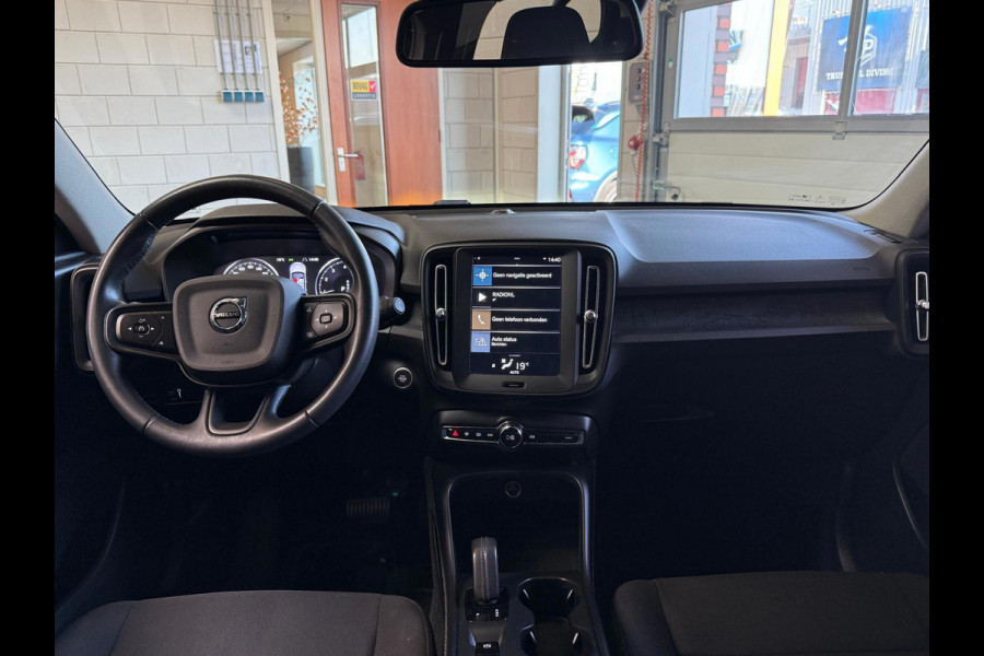Volvo XC40 1.5 T2 Momentum Core Automaat Carplay Camera Bovag garantie