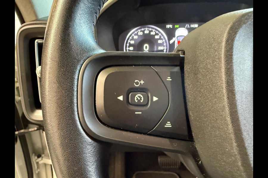 Volvo XC40 1.5 T2 Momentum Core Automaat Carplay Camera Bovag garantie