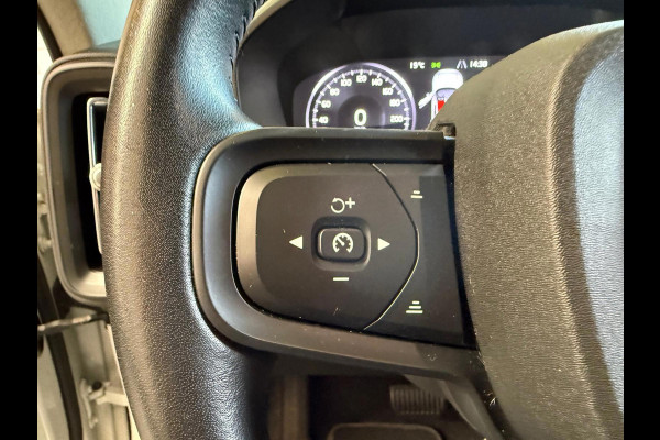 Volvo XC40 1.5 T2 Momentum Core Automaat Carplay Camera Bovag garantie