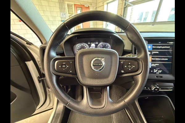 Volvo XC40 1.5 T2 Momentum Core Automaat Carplay Camera Bovag garantie