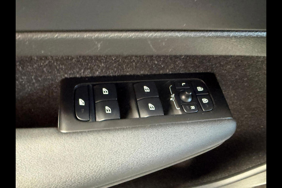 Volvo XC40 1.5 T2 Momentum Core Automaat Carplay Camera Bovag garantie