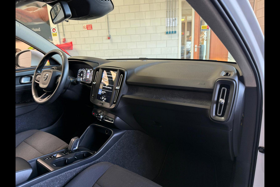 Volvo XC40 1.5 T2 Momentum Core Automaat Carplay Camera Bovag garantie