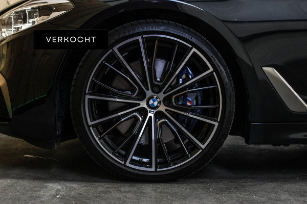 BMW 5 Serie M550i xDrive *Nachtzicht*Massage*H/K*360 Camera*Trekhaak*