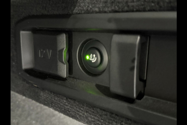 BMW 5 Serie Touring 530e x-Drive M-Sport Pro-20 inch trekhaak panorama head-up key-less