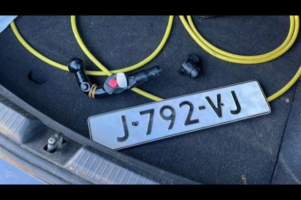 Volkswagen ID.3 First Plus 58 kWh | Trekhaak | Navi | Camera | LED