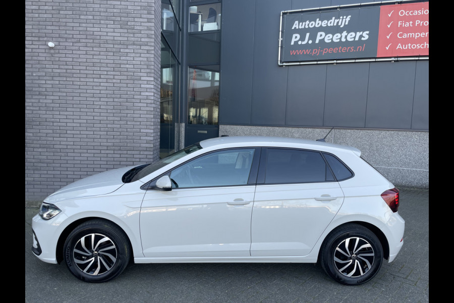 Volkswagen Polo 1.0 TSI Life Edition Achteruitrijcamera - Parkeersensoren - Apple carplay - Airco - Cruise control - Led verlichting - Licht metalen velgen 15 inch - Radio - Rijstrooksensor - Start/stop systeem - Stuur multifunc
