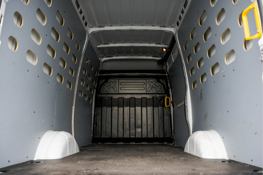 Iveco Daily 35S14V L2H2 | 140PK | 3.5T Trekgewicht | Cruise | Climate