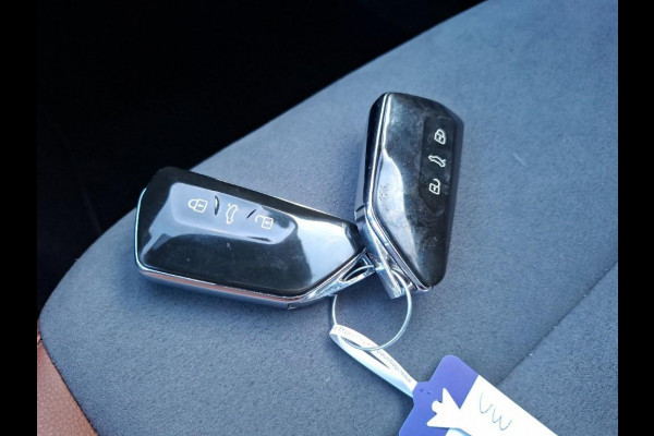 Volkswagen ID.4 First 77 kWh | Navi | Camera |