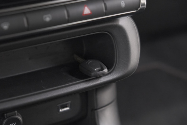 Citroën C3 PureTech 82 C-Series | Parkeersensoren | Navigatie | Climate Control | Apple Carplay
