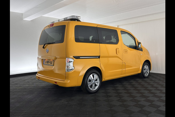 Nissan e-NV200 Evalia 40 kWh Connect Edition [ 7-Pers. ] {SOH-95%} (INCL.BTW) *NAVI-FULLMAP | CAMERA | HEATED-COMFORTSEATS | DAB | PRIVACY-GLASS | ECC | CRUISE | 15''ALU*