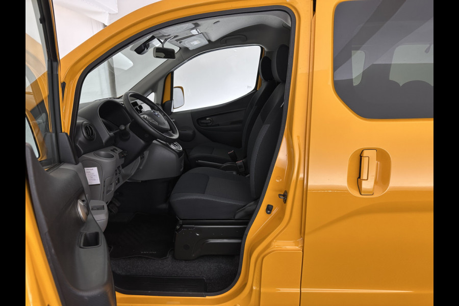 Nissan e-NV200 Evalia 40 kWh Connect Edition [ 7-Pers. ] {SOH-95%} (INCL.BTW) *NAVI-FULLMAP | CAMERA | HEATED-COMFORTSEATS | DAB | PRIVACY-GLASS | ECC | CRUISE | 15''ALU*