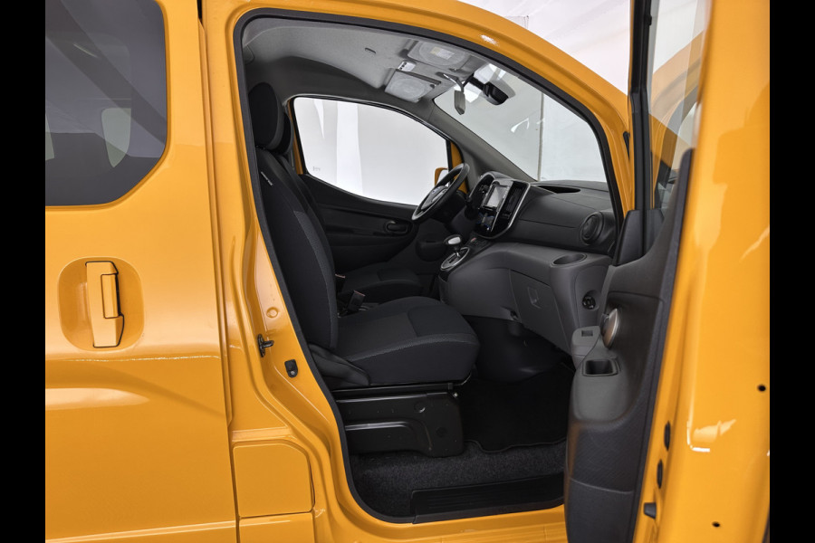 Nissan e-NV200 Evalia 40 kWh Connect Edition [ 7-Pers. ] {SOH-95%} (INCL.BTW) *NAVI-FULLMAP | CAMERA | HEATED-COMFORTSEATS | DAB | PRIVACY-GLASS | ECC | CRUISE | 15''ALU*