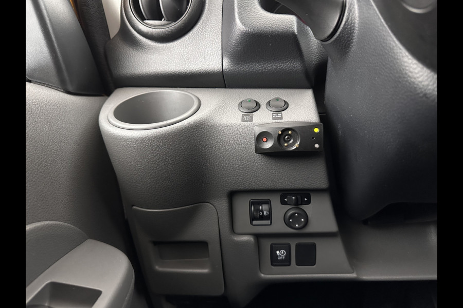 Nissan e-NV200 Evalia 40 kWh Connect Edition [ 7-Pers. ] {SOH-95%} (INCL.BTW) *NAVI-FULLMAP | CAMERA | HEATED-COMFORTSEATS | DAB | PRIVACY-GLASS | ECC | CRUISE | 15''ALU*