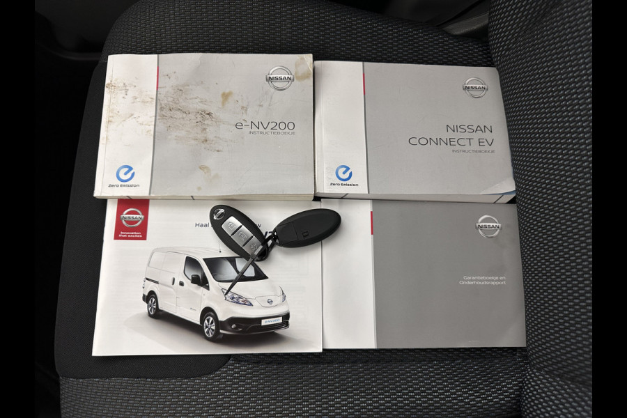 Nissan e-NV200 Evalia 40 kWh Connect Edition [ 7-Pers. ] {SOH-95%} (INCL.BTW) *NAVI-FULLMAP | CAMERA | HEATED-COMFORTSEATS | DAB | PRIVACY-GLASS | ECC | CRUISE | 15''ALU*