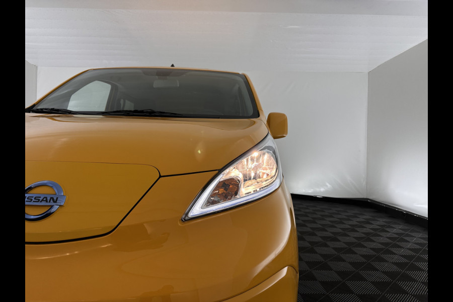 Nissan e-NV200 Evalia 40 kWh Connect Edition [ 7-Pers. ] {SOH-95%} (INCL.BTW) *NAVI-FULLMAP | CAMERA | HEATED-COMFORTSEATS | DAB | PRIVACY-GLASS | ECC | CRUISE | 15''ALU*