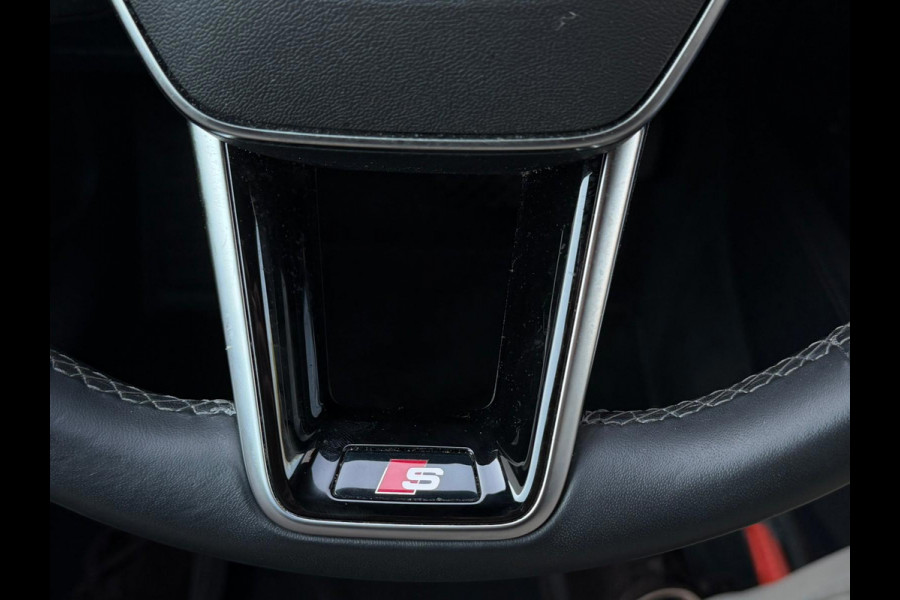 Audi e-tron 55 quattro 408 pk S edition 95 kWh, 2 X S-LINE, camera, afn trekhaak, vele opties, 1 e eigenaar, NL auto met nap