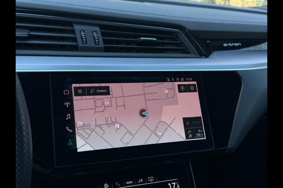 Audi e-tron 55 quattro 408 pk S edition 95 kWh, 2 X S-LINE, camera, afn trekhaak, vele opties, 1 e eigenaar, NL auto met nap