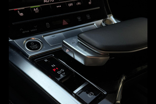 Audi e-tron 55 quattro 408 pk S edition 95 kWh, 2 X S-LINE, camera, afn trekhaak, vele opties, 1 e eigenaar, NL auto met nap