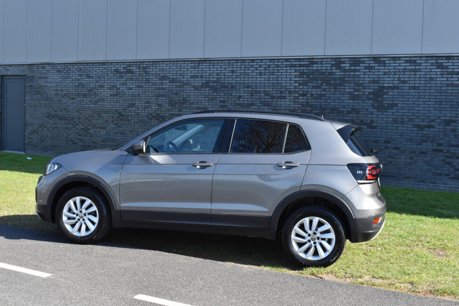 Volkswagen T-Cross 1.0 TSI Life Automaat Stoelverwarming | CarPlay | Achteruitrijcamera | Adaptieve Cruise control | DAB radio | Parkeersensoren | btw auto prijs inclusief btw!